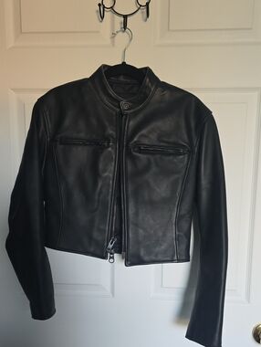 Cropped Black Leather Zip-Up Jacket with Snap Collar